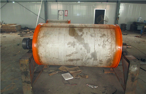 滾筒皮帶式強(qiáng)磁磁選機(jī) 滾筒皮帶式強(qiáng)磁磁選機(jī)