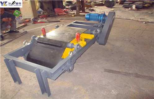 電磁自卸式除鐵器，河南油直冷式電磁除鐵器RCDA-8經(jīng)濟(jì)省錢_技術(shù)參數(shù)_河南油直冷式電磁除鐵器RCDA-8經(jīng)濟(jì)省錢工作原理_國(guó)家標(biāo)準(zhǔn)生產(chǎn)廠家