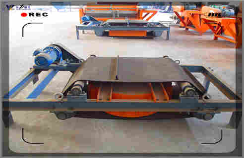 沒冷電磁自卸式除鐵器，山東油冷電磁自卸式除鐵器廠家_山東油冷電磁自卸式除鐵器廠家加多少號油_選型