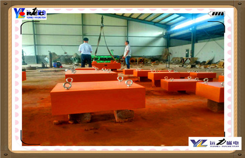 永磁帶式除鐵器，四川永磁帶式除鐵器_內(nèi)部磁塊安裝方法_四川永磁帶式除鐵器原理型號(hào)價(jià)格 